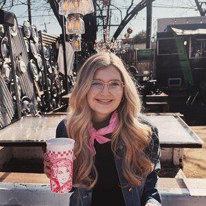 Meet your Posher, Kendra